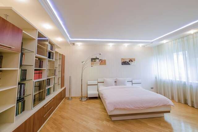 Апартаменты MinskLuxury 2 bedrooms (3 rooms) apartment Минск-15